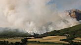 Preocupación por el incendio en Pueyo de Araguás (Huesca) que ha obligado a desalojar a casi 40 personas