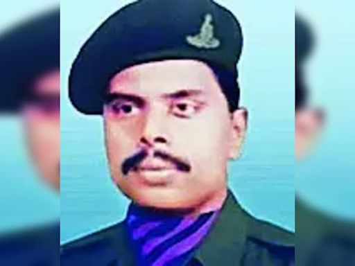 Vettimattom village honors Kargil hero Lance Naik Santhosh Kumar P K | Kochi News - Times of India