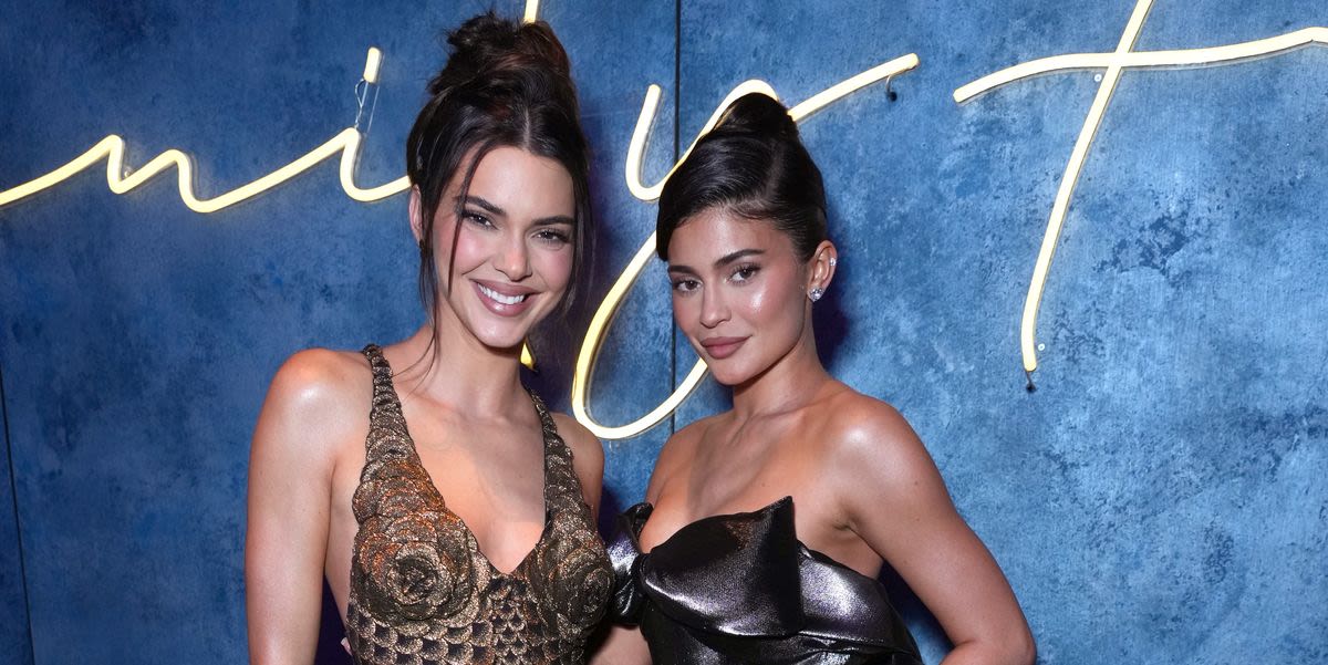 Kendall & Kylie Jenner Show Off Their Club 'Fits in Vegas