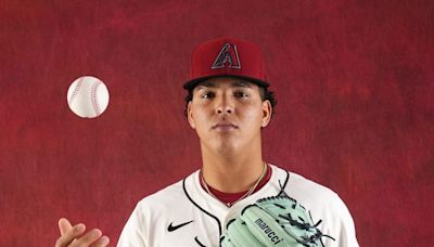 Deadspin | Diamondbacks call up RHP Cristian Mena to face Dodgers