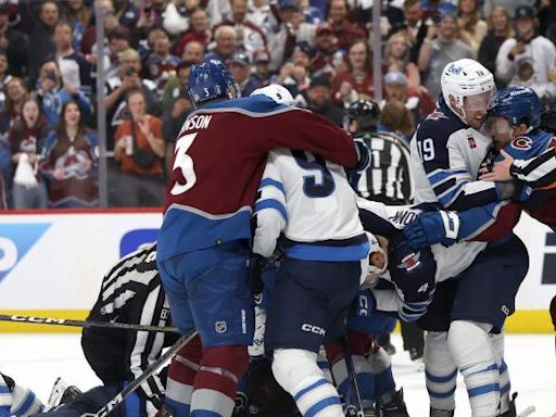Avalanche vs. Jets Buzzer Brawl: Fights, Blood & 1 Gashed Hand
