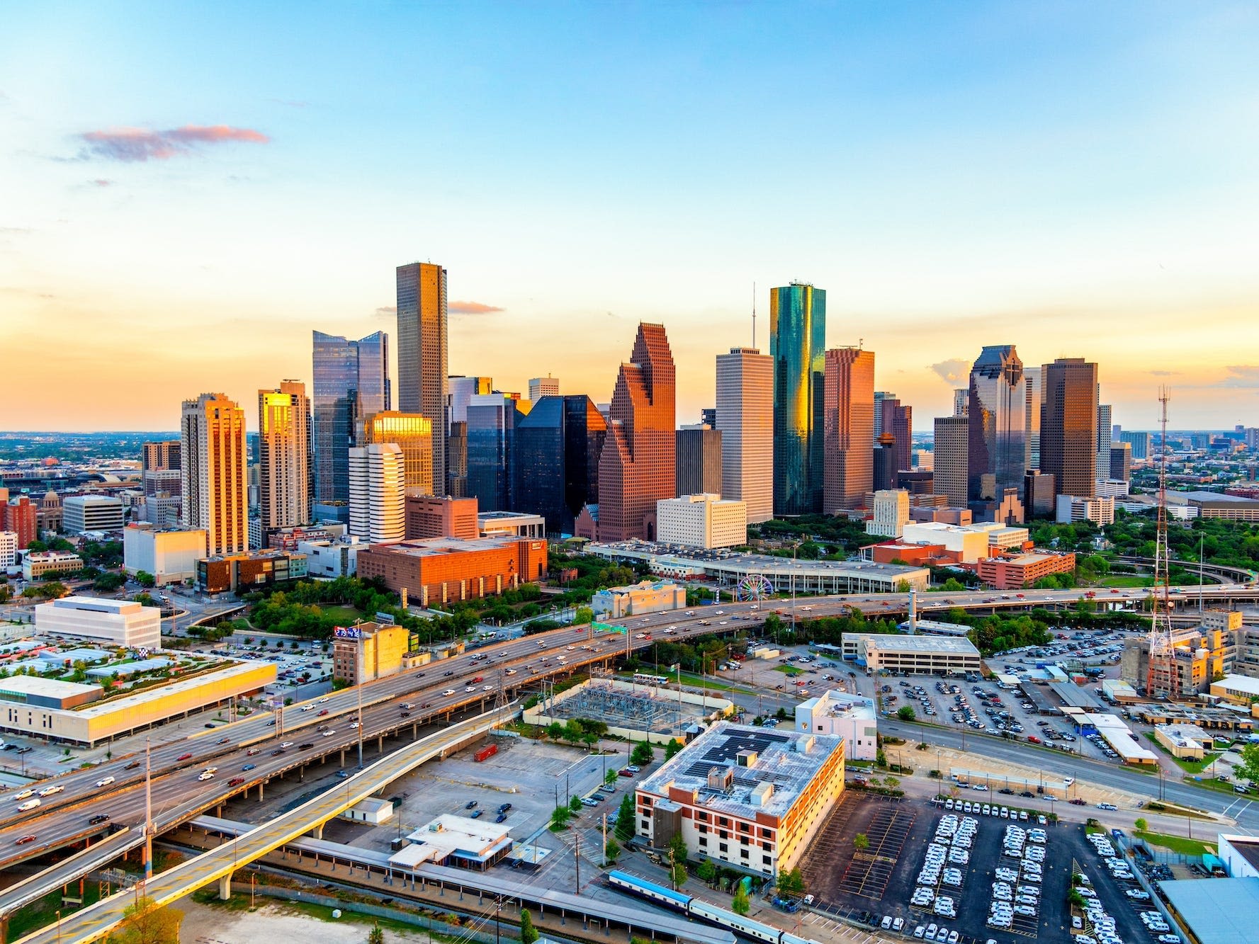 Texas' labor market is booming. Here are the 26 highest-paying jobs in the Lone Star State.
