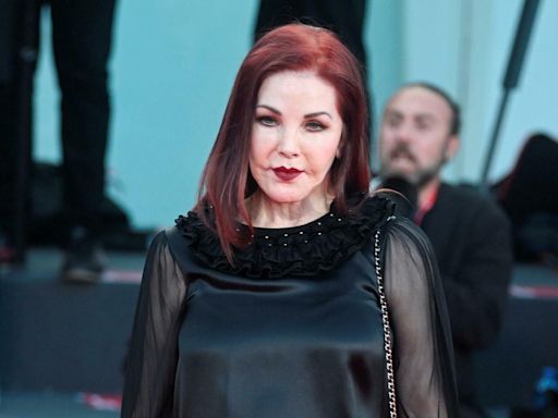 Priscilla Presley porte plainte contre ses anciens partenaires financiers