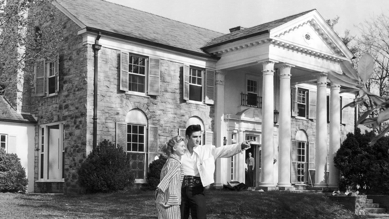 Opinion: A target for scammers, Graceland still embodies Elvis Presley and the American Dream | CNN