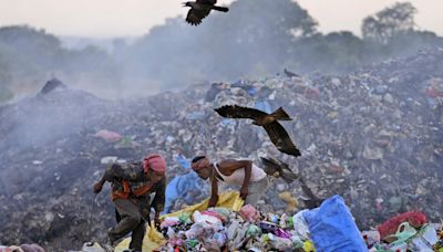 For India's garbage pickers, a miserable and dangerous job made worse by extreme heat