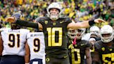 Oregon Football's Bo Nix Named Duck Male Athlete of the Year