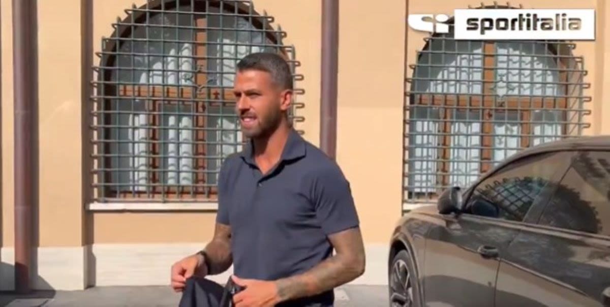 Video: Spinazzola arrives for Napoli medical