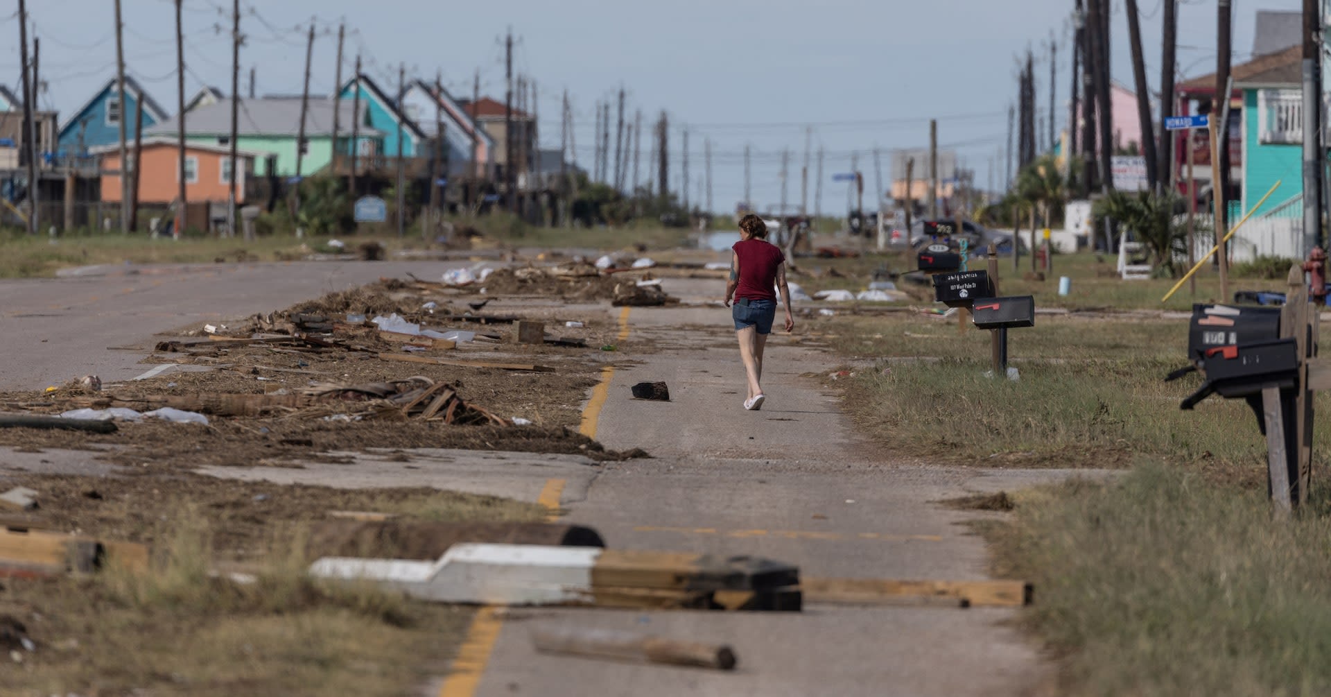 Heat wave bakes Texas amid power outages while Canada braces for wildfires