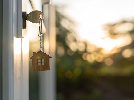 Landlord who ‘slept in apartment without tenant’s consent’ ordered to pay €14,500 after ‘reign of harassment’