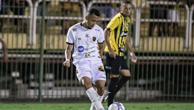 Edmundo dedica gols e grande atuação pelo Botafogo-PB contra o Volta Redonda a sua mãe