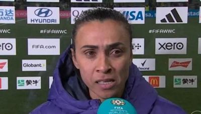 Marta repensa aposentadoria da seleção brasileira após anúncio de Copa do Mundo no Brasil