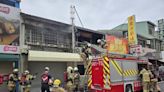 台南中西區民宅火警 消防人員架雲梯救出3人