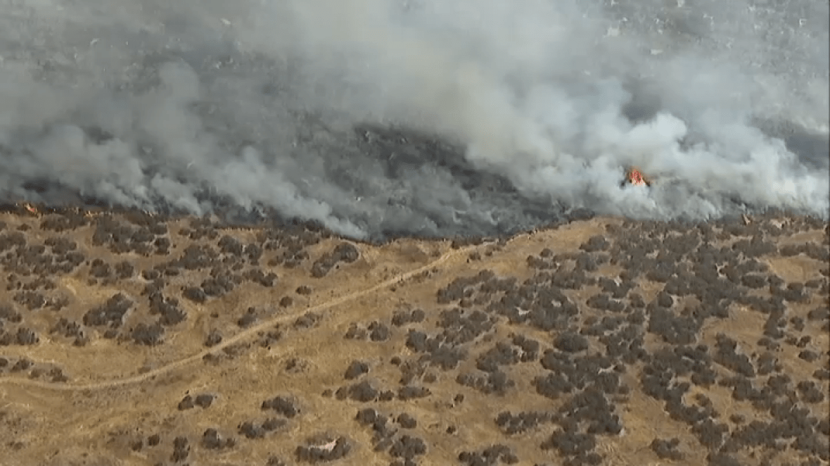 All lanes are open after brush fire on MCAS Miramar prompts partial closure of westbound SR-52