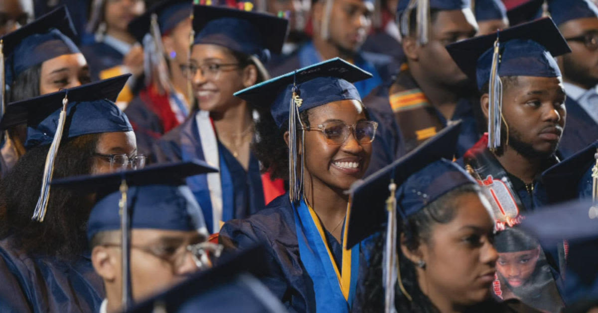 5 seniors at Roxbury Prep High School earn full-ride-scholarship to college