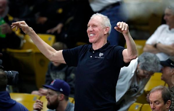 Bill Walton, UCLA legend, NBA star and Pac-12 advocate, dies at age 71