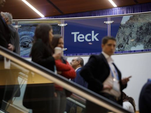 Teck Jumps on Buyback, Debt Plan After Coal Sale to Glencore