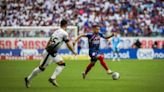 Corinthians vence o Bahia, fora, e sai da zona de rebaixamento