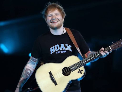 Ed Sheeran se divierte con ultras en el partido de Inglaterra