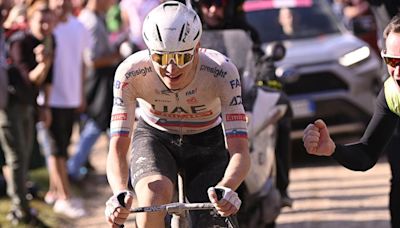 Precaución y respeto hoy en el Tour con los 32 km de tierra repartidos en 14 km. Pogacar, Vingegaard y Evenepoel no se fían