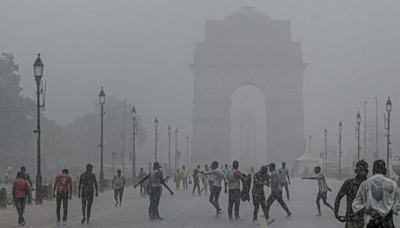 Heavy rain lashes Delhi, brings relief from humidity