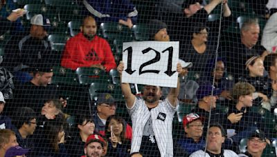 Chicago White Sox lose 121st game of the season, set modern-era MLB record for losses