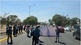 Policías de Edomex realizan bloqueo frente al Palacio de Gobierno