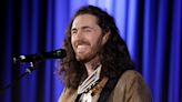 Hozier Reacts to Becoming First Irish Artist Since Sinéad O’Connor to Top U.S. Charts With “Too Sweet”