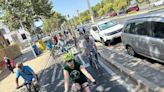 La manifestación en defensa del carril bici de Luis de Morales recordó la importancia de esta vía ciclista