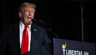 Donald Trump's Libertarian Convention appearance goes off script