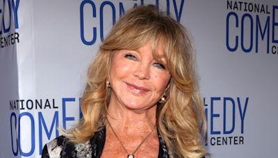 Goldie Hawn Twins With 10-Year-Old Granddaughter in ‘Priceless’ Vacation Photo