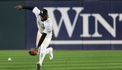Chicago White Sox lose another 8th-inning lead in their 16th straight defeat — an overall franchise record