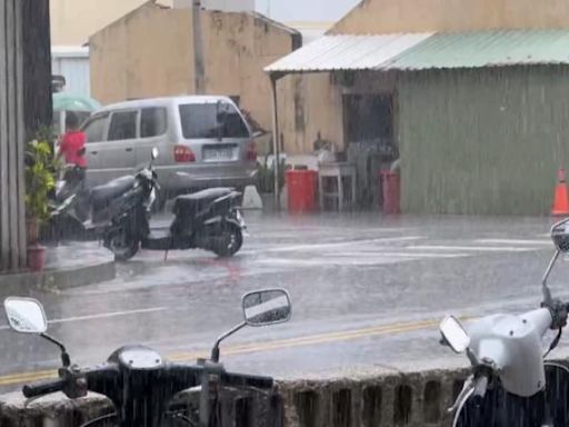 澎湖大雷雨釀市區淹水 7航班、上千旅客受影響