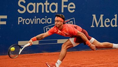 Francisco Comesaña sigue haciendo historia y avanzó a tercera ronda de Wimbledon