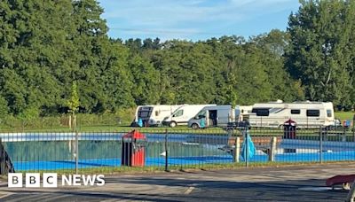 Eastleigh paddling pool shut over unauthorised encampment