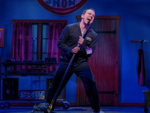 Review: MRS. DOUBTFIRE: The Musical at ASU Gammage