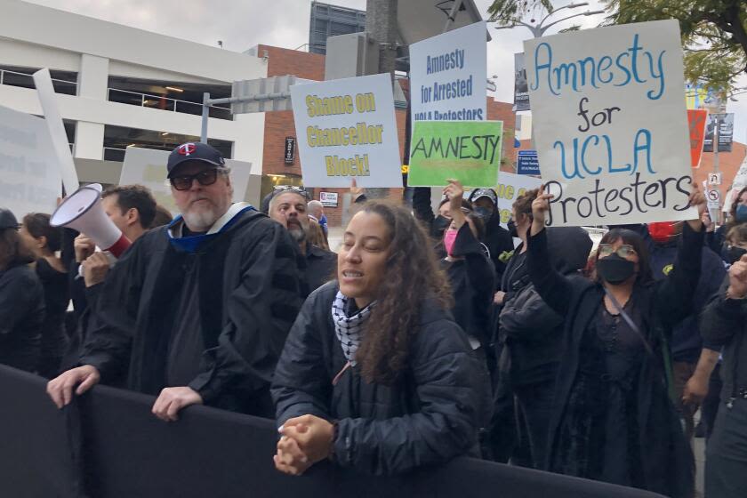 UCLA faculty protest at Hammer Museum gala, decrying treatment of pro-Palestinian students