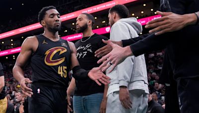 Cavs officially extend All-Star guard Donovan Mitchell