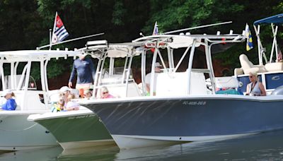 Water's Edge holds first service at Lake Hartwell, 'worship not about having four walls'