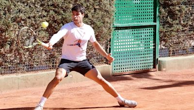 Carlos Alcaraz evita a Djokovic y Rafa Nadal en Roland Garros