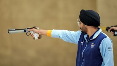 Paris Olympics 2024: Gagan Narang consoles shooter Sarabjot Singh after qualification heartbreak