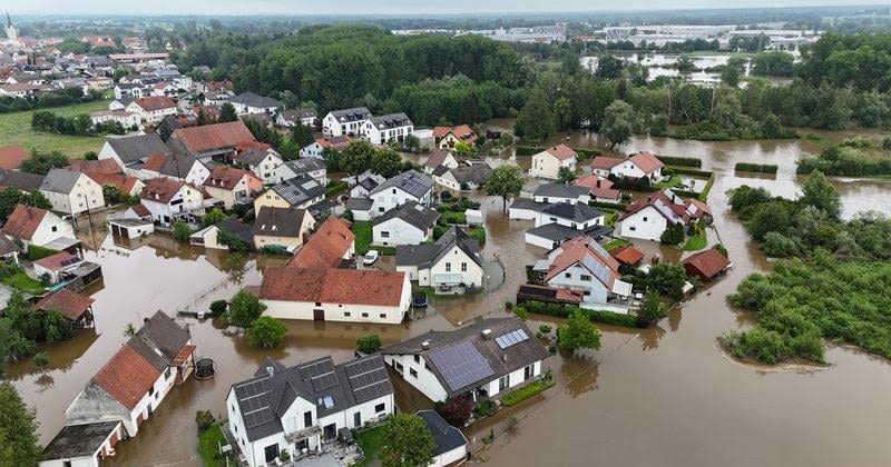 Rescue worker dies, several thousand evacuated in southern Germany floods