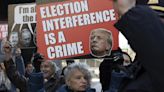 Un alto directivo de medios admite que publicaba artículos para favorecer a Trump en la campaña electoral de 2016