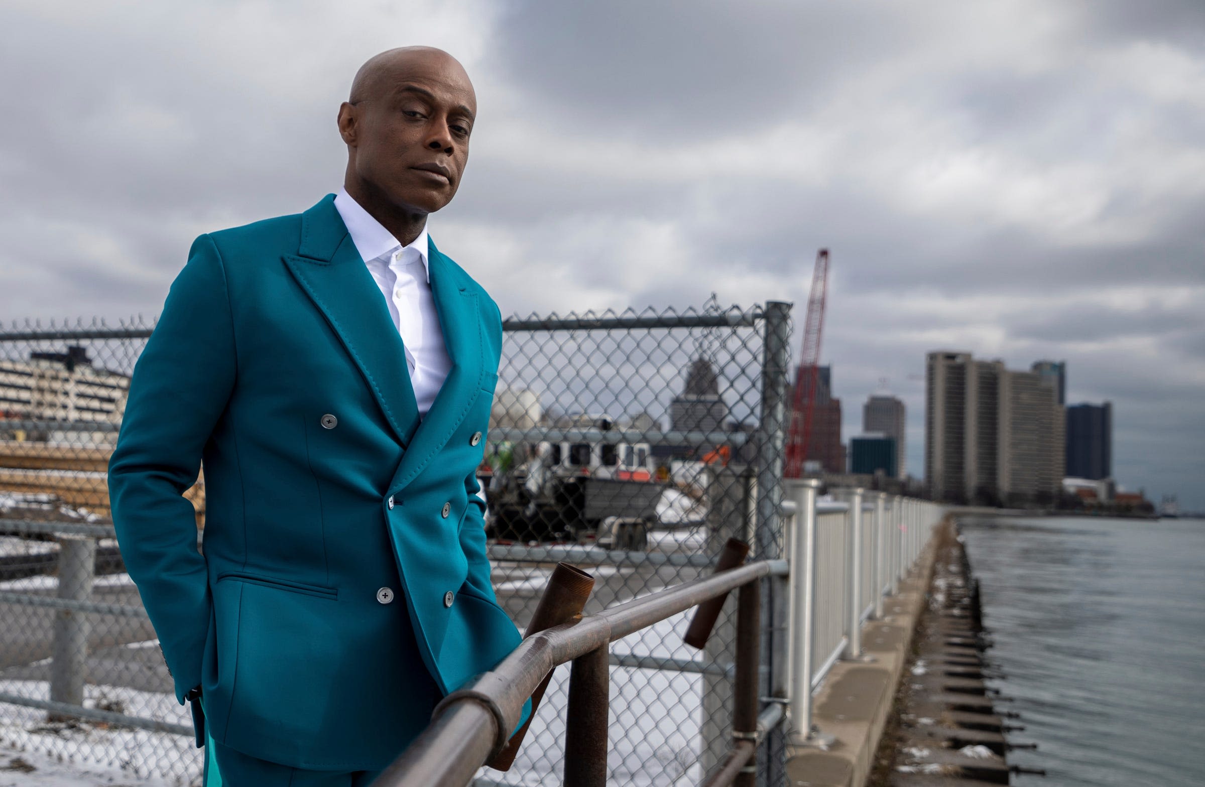 R&B legends Kem, SOS Band, Loose Ends perform to benefit Detroit's unhoused population