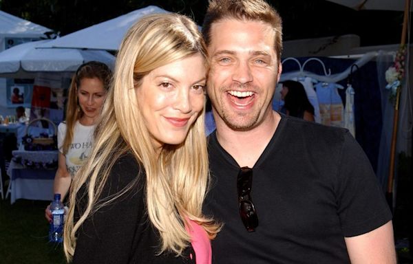 Tori Spelling Says Jason Priestley Chipped Her Tooth During a Makeout