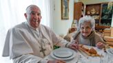 El papa Francisco viajó al norte de Italia para celebrar el cumpleaños 90 de una prima