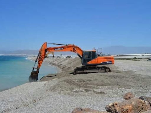 Costas declara obras de emergencia en las playas de Adra, Almería, Mojácar y Cuevas del Almanzora por 300.000 euros