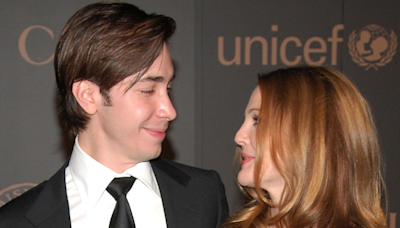 Justin Long Gushes Over Ex & "Dear Friend" Drew Barrymore, "I Don't Think Love Disappears"