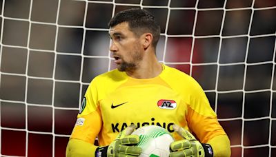 Former Arsenal and Brighton goalkeeper set to leave AZ Alkmaar after failing to agree new deal