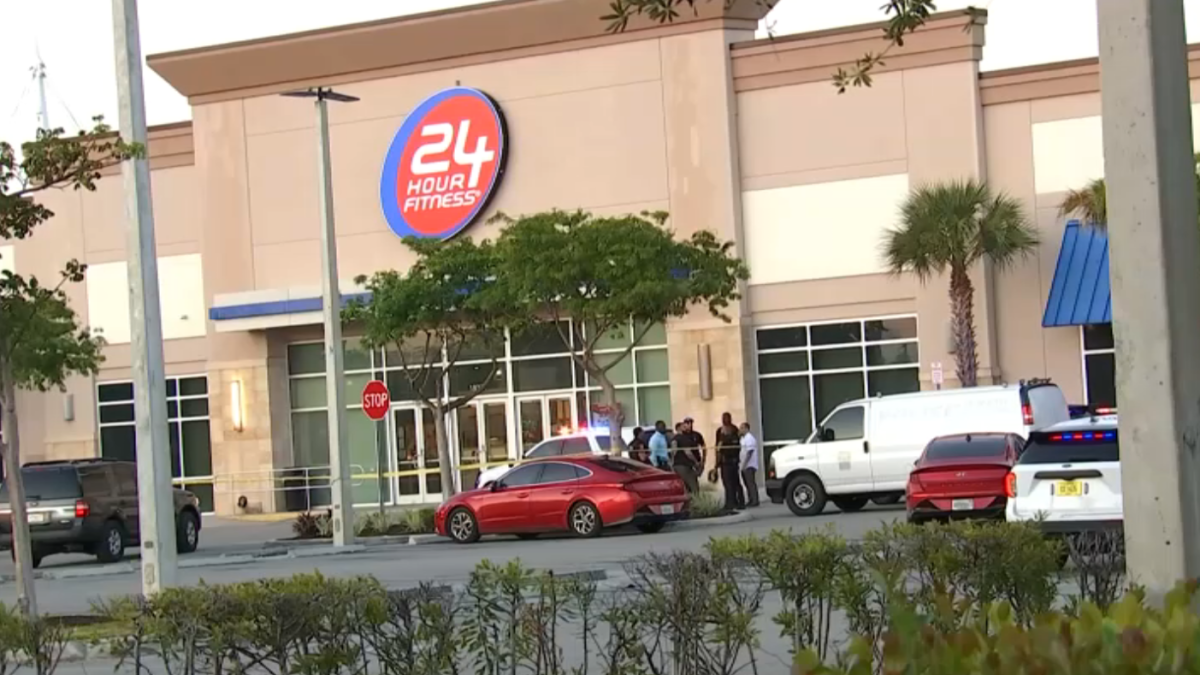 Police search for suspect after man stabbed at 24 Hour Fitness in Miami Gardens