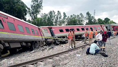 Gonda accident: Joint probe blames improper fastening of track; Railways calls it premature